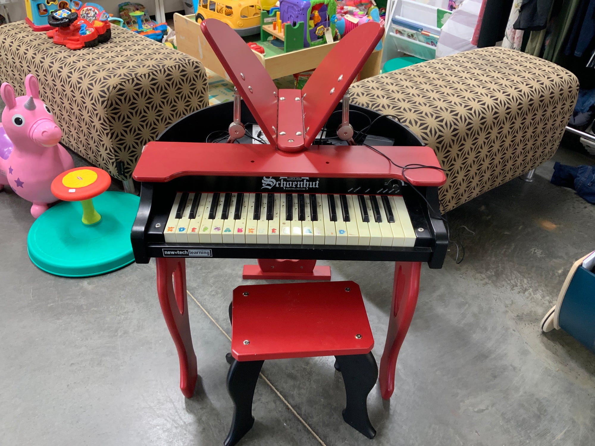 Resale Srchenhui children’s piano; local pick up only