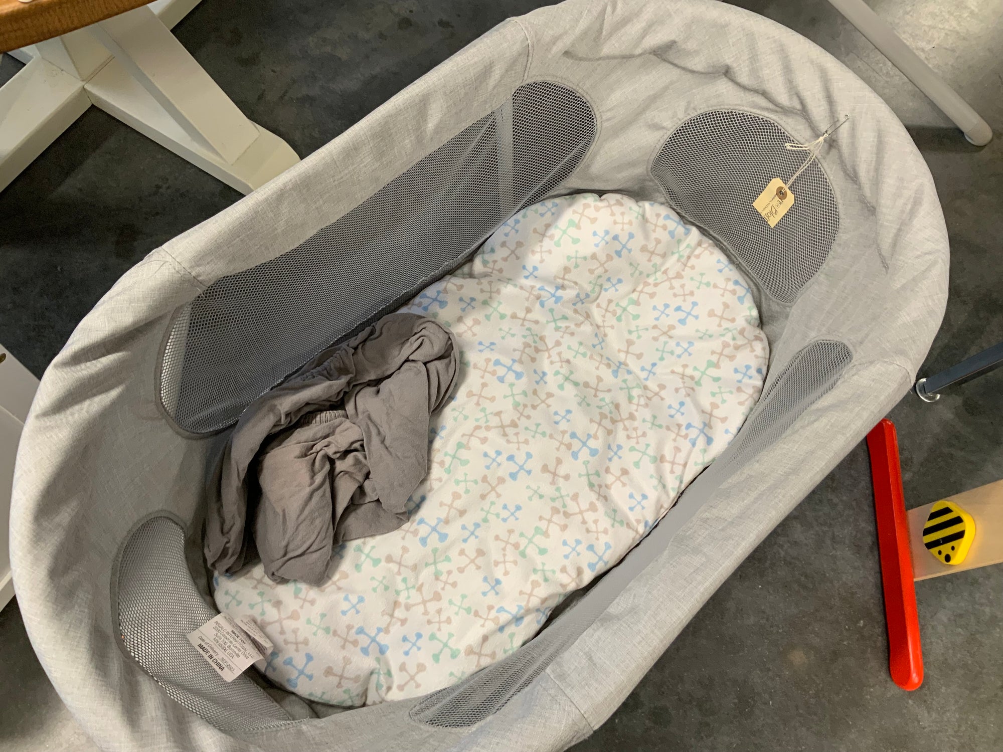 Resale Bassinet ( local pickup only)