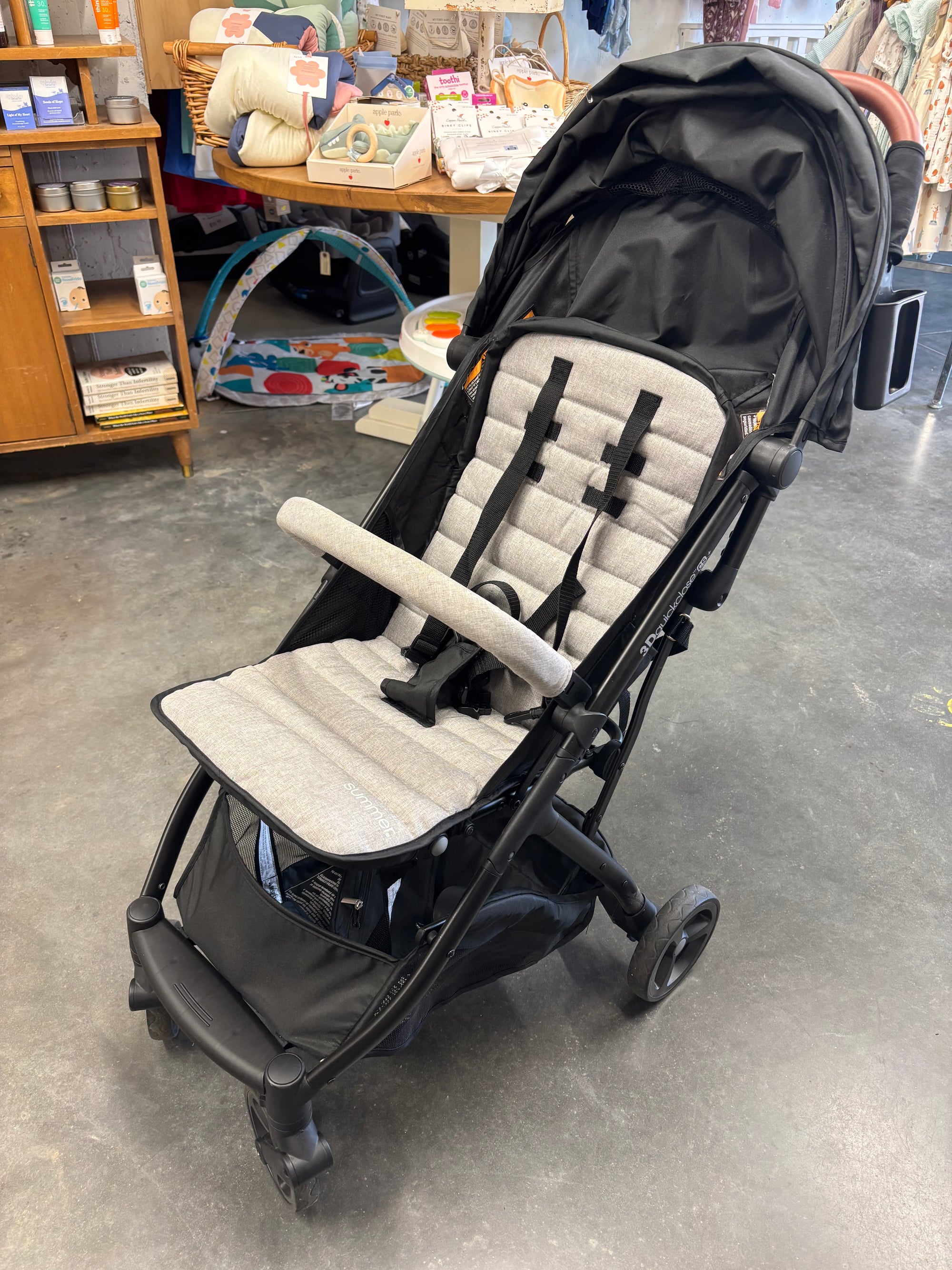 Summer 3D lite quick close stroller (local pickup only)