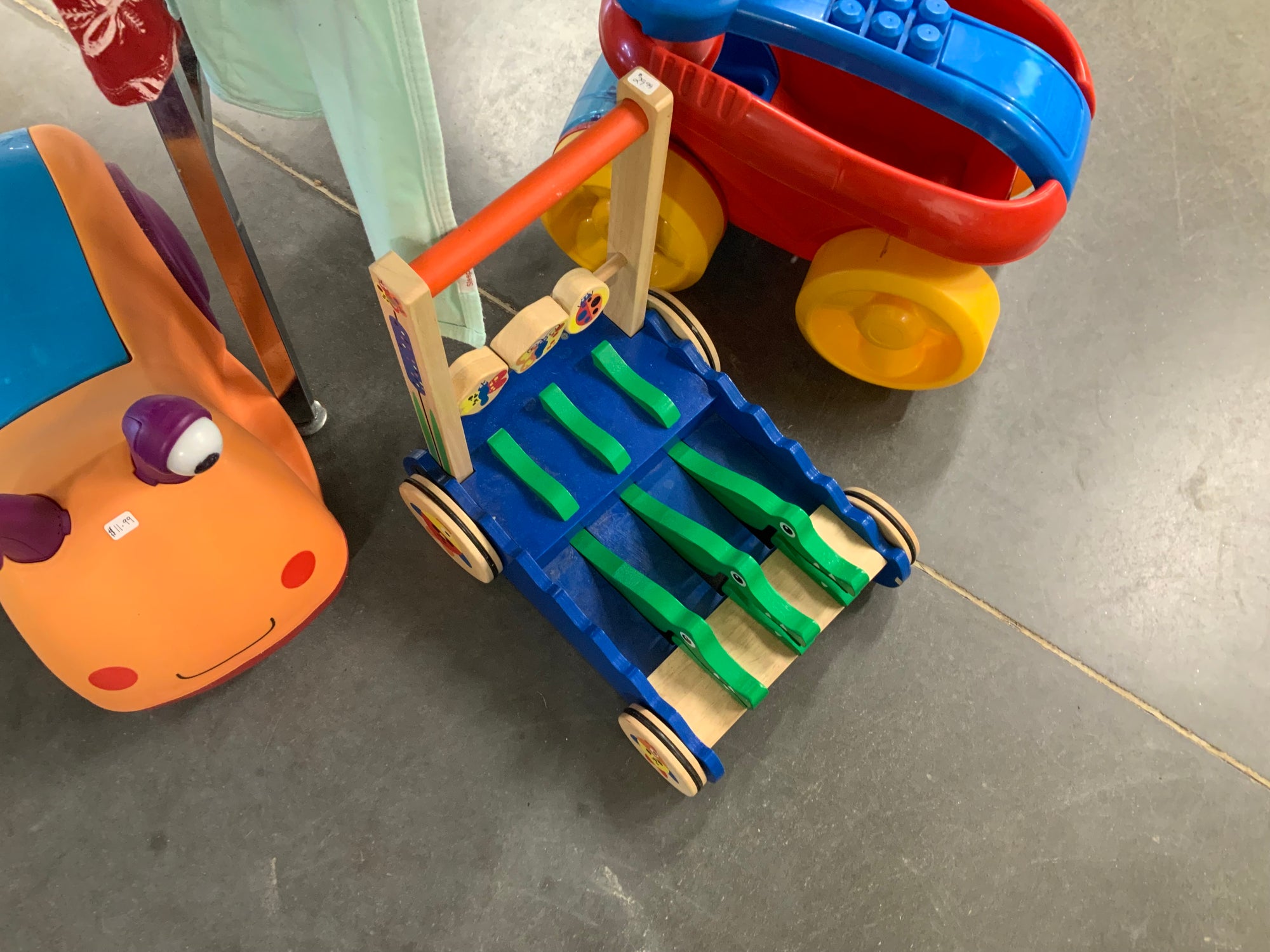 Resale Crocodile Push Walker - LOCAL PICKUP ONLY