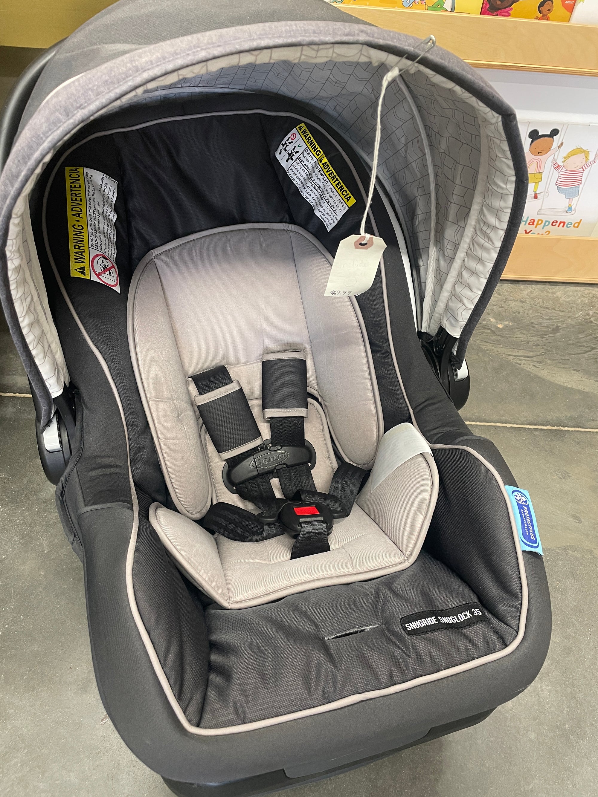 Resale Graco Infant Snugride Snuglock 35 Car Seat (exp. 8/2029)