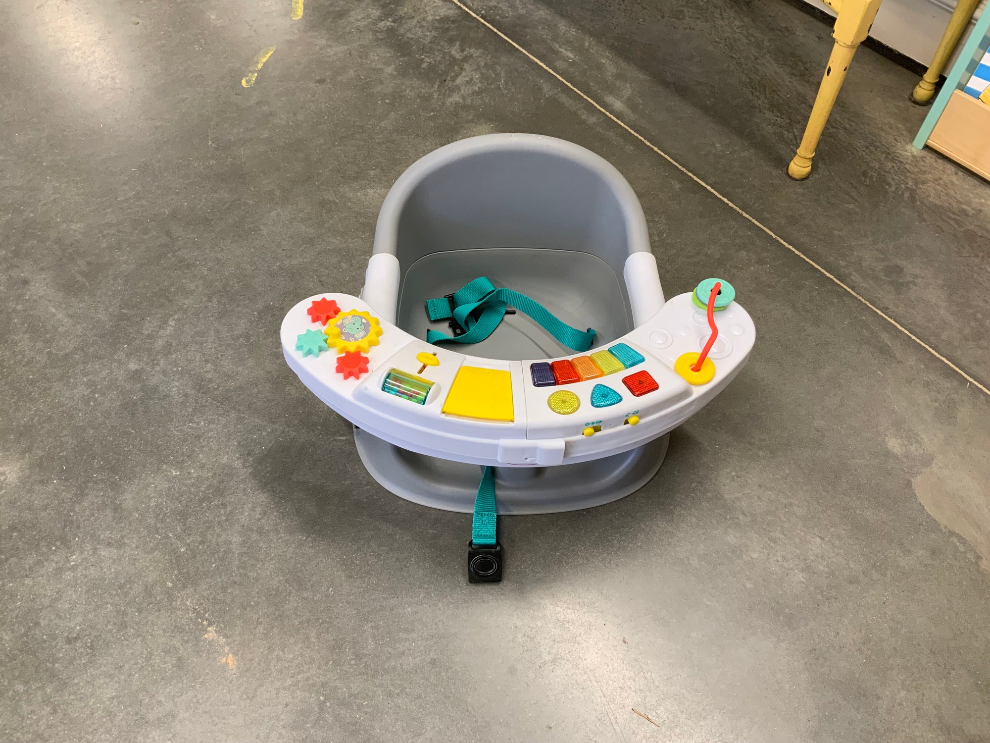 Infantino discovery baby seat *LOCAL PICK UP ONLY*