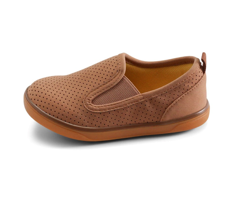 Livie and Luca Ridge Perf- Caramel. (Final sale, no returns)