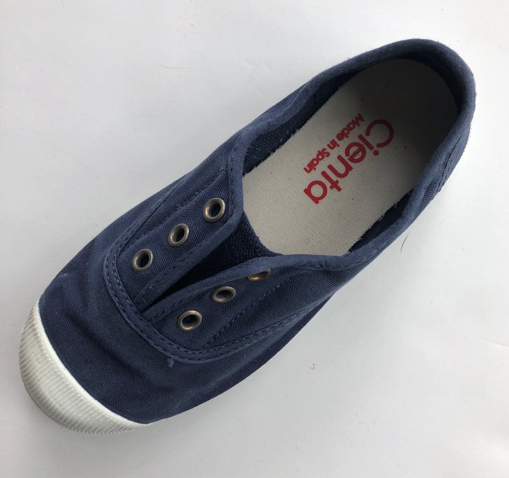 Cienta Distressed Laceless Canvas Sneaker, 70777 - Azul Oscuro / Washed Navy Blue