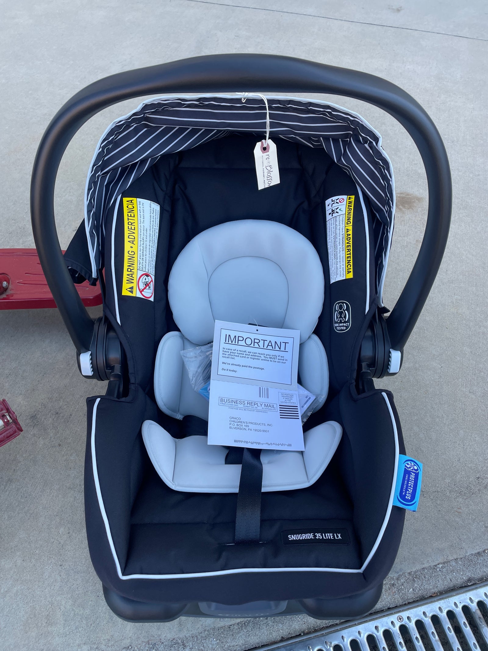 Resale Graco Infant Snugride Lite 35 Car Seat (never used)