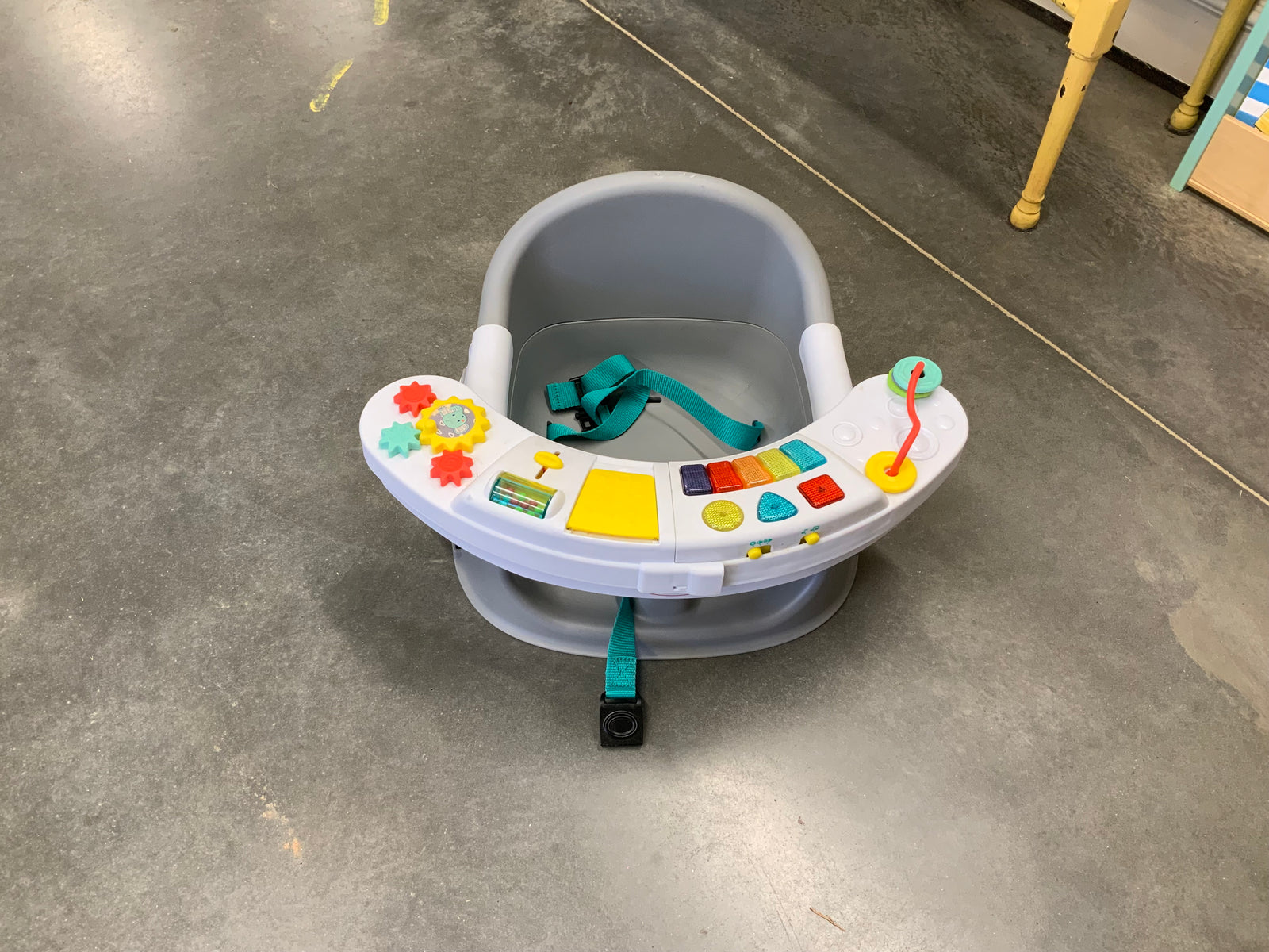 Infantino discovery baby seat *LOCAL PICK UP ONLY*