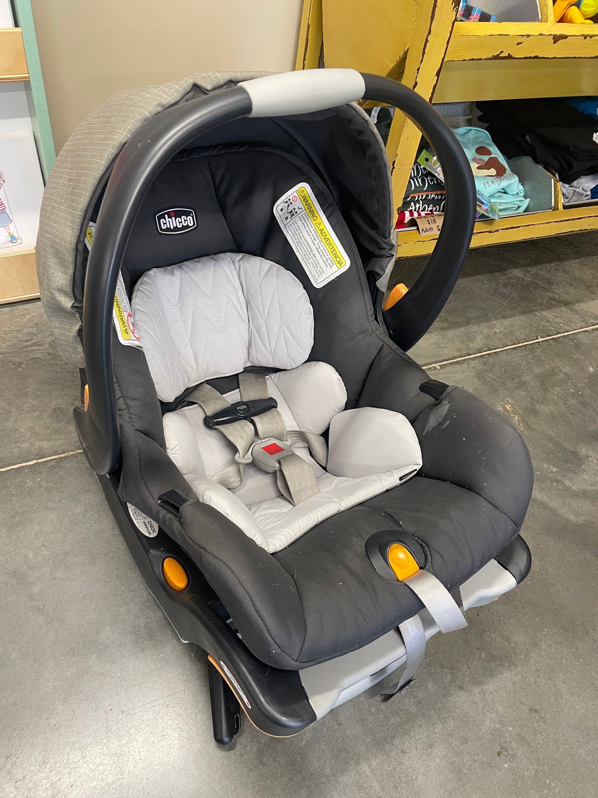 Resale Chicco Keyfit 30 Infant Car Seat with Base