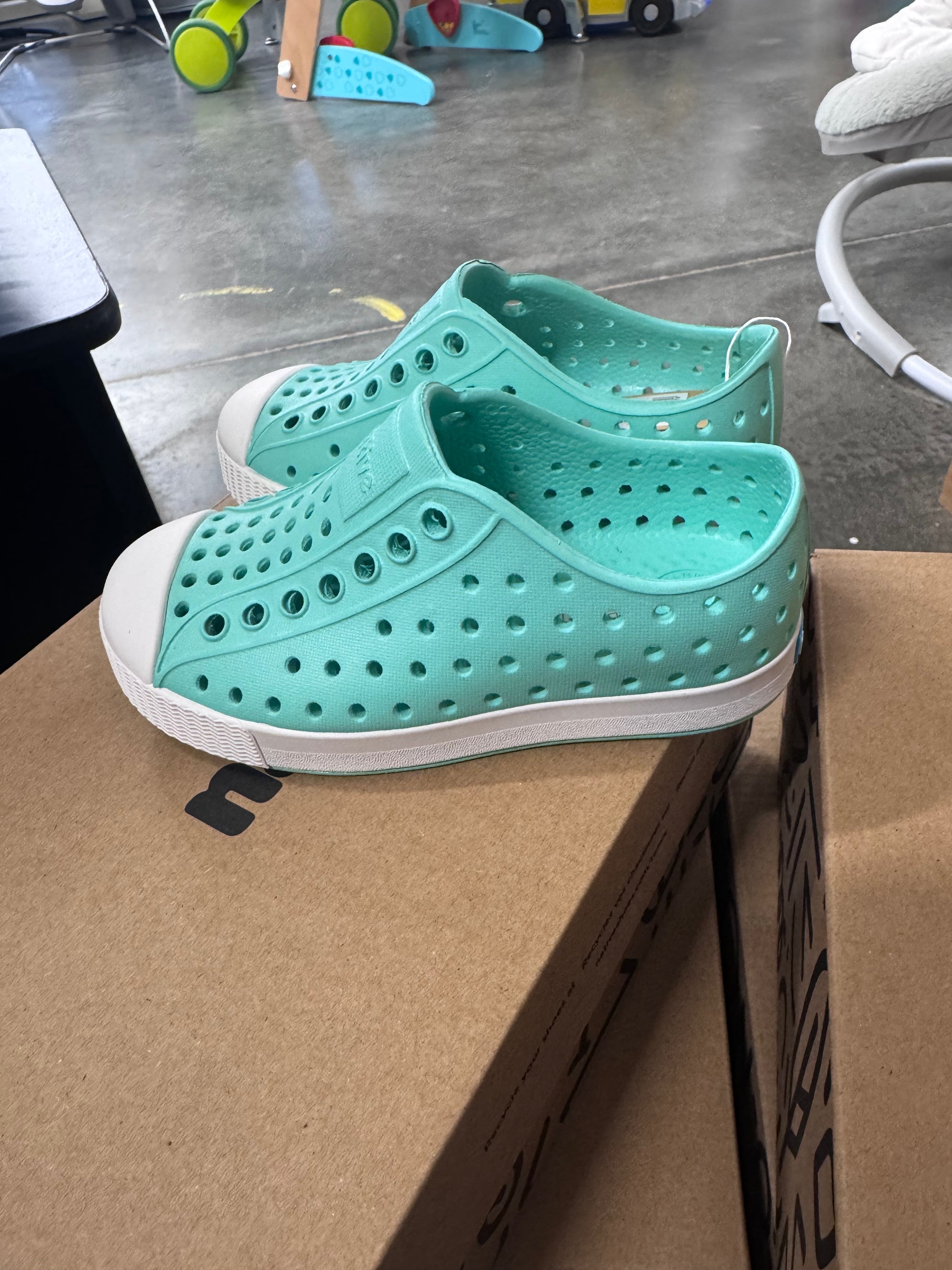 Native Jefferson - Fresco Green / Shell White