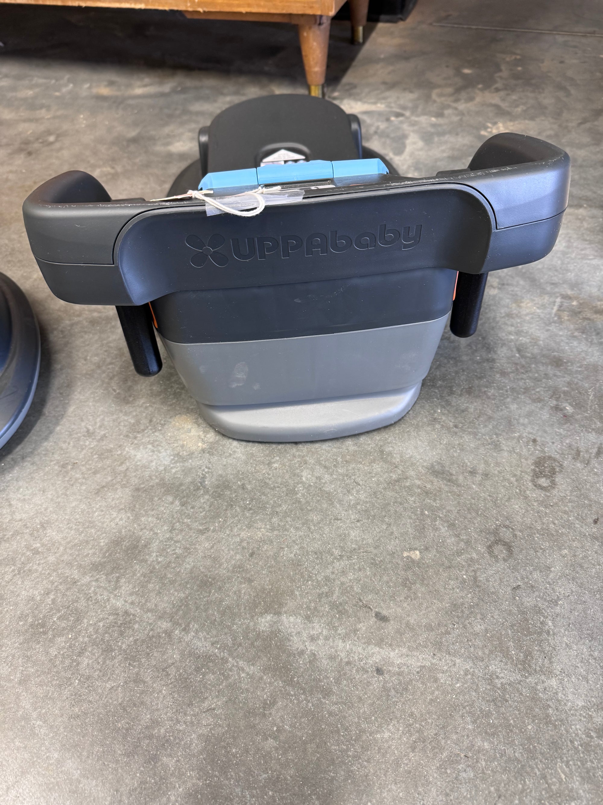 Resale Uppababy Infant Car Seat Base Only Exp. 11/2028