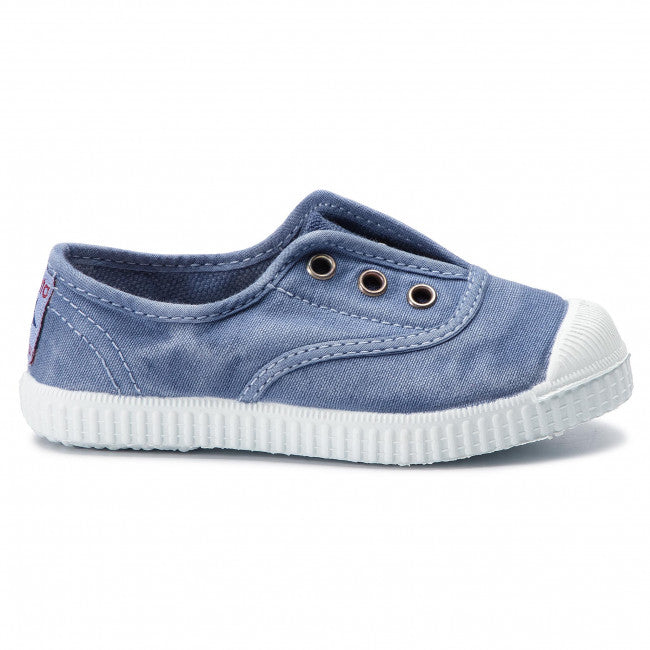 Cienta Distressed Laceless Canvas Sneaker, 70777 - Lavanda / Washed Lavender