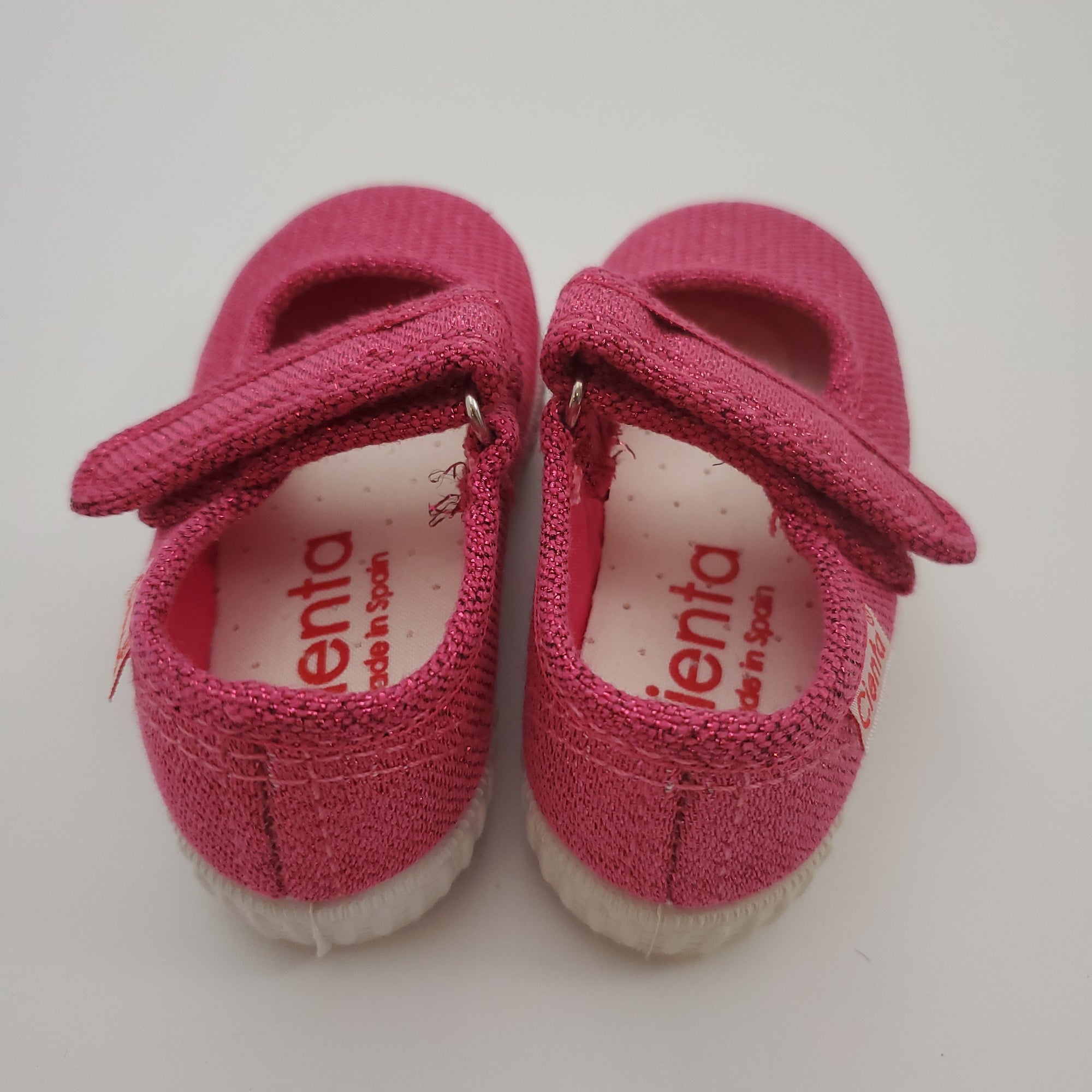 Cienta Canvas Mary Jane in  fuschia Sparkle, 56013