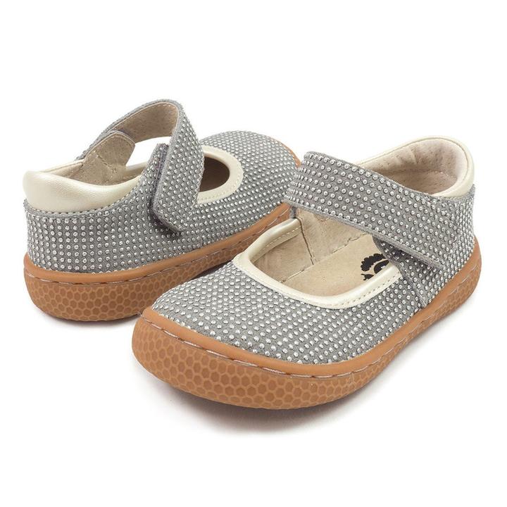 Livie & Luca Gemma in Gray